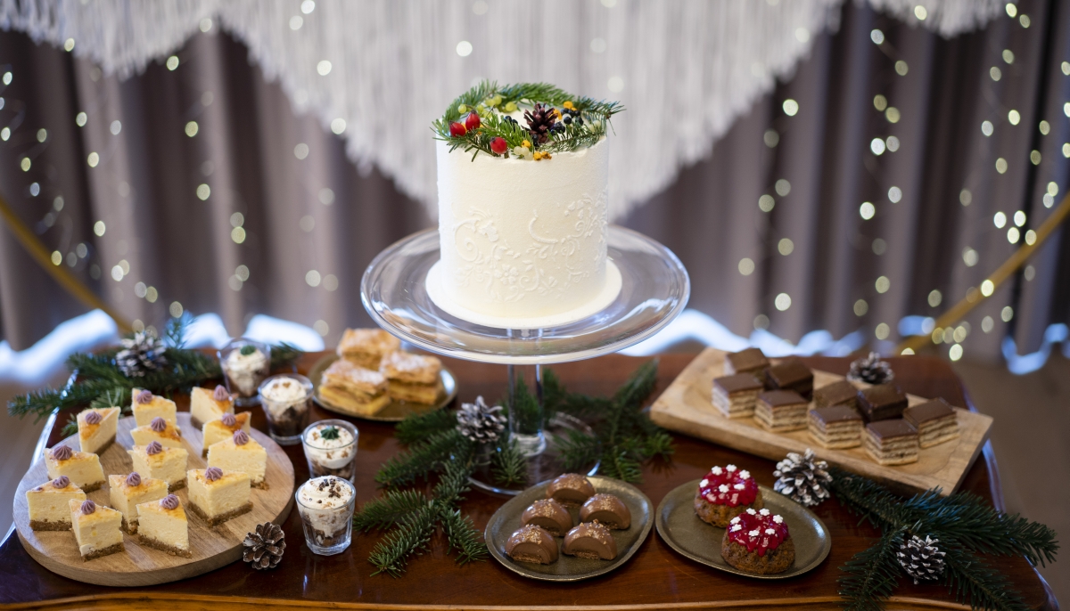 Karácsonyi esküvő - desszertasztal