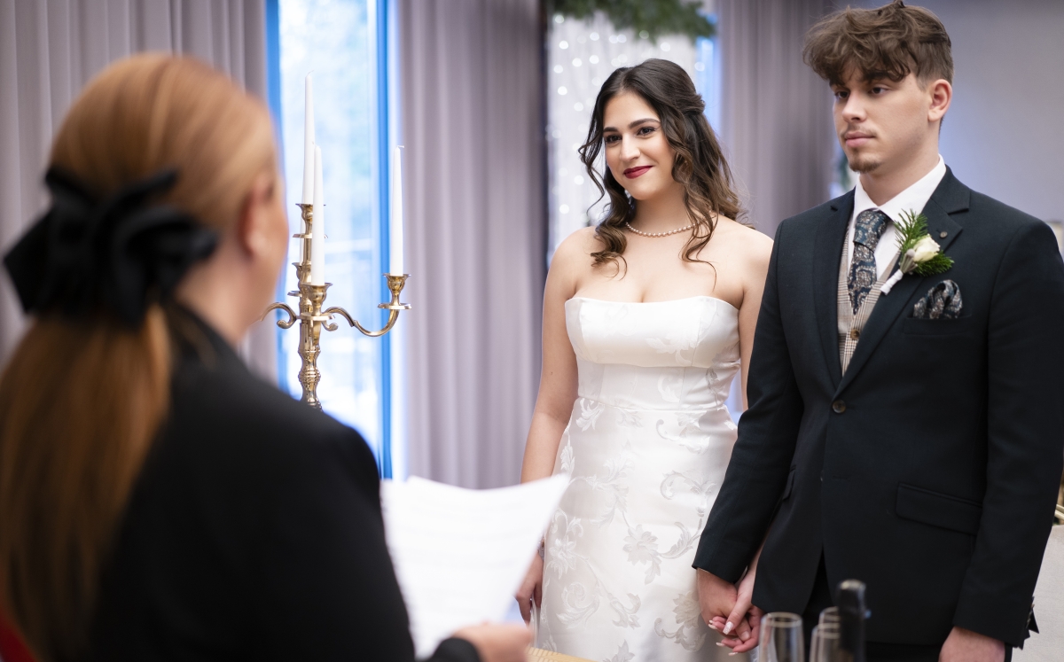 Pintér Andrea szertartásvezető