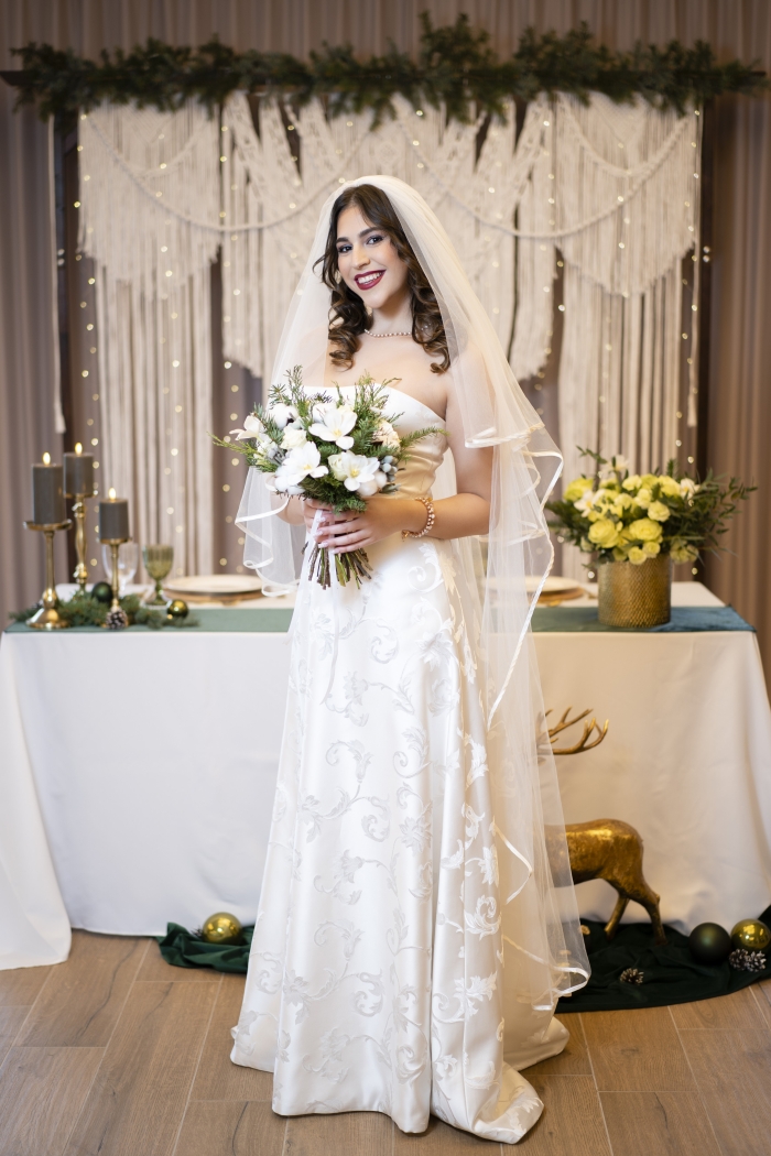 Karácsonyi esküvő menyasszonyi ruha