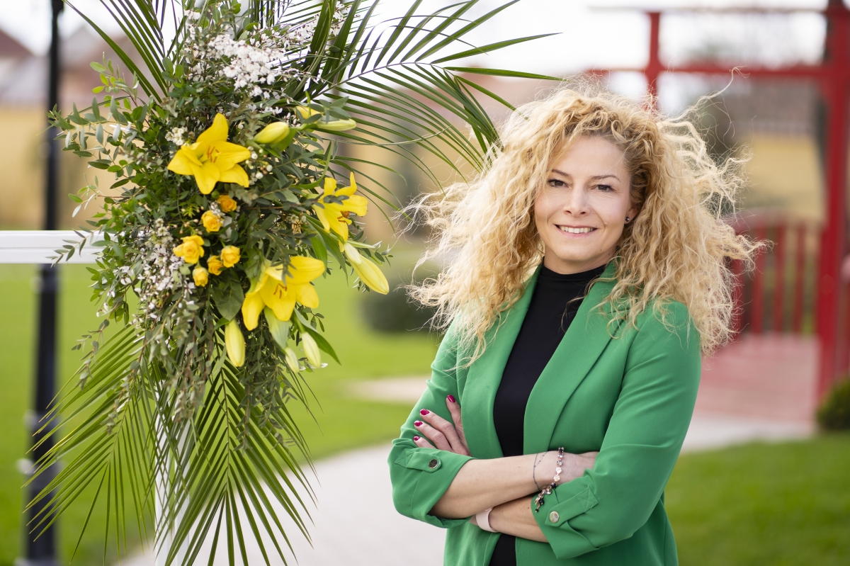 Csikós Hajni, Shine Rendezvényszervezés