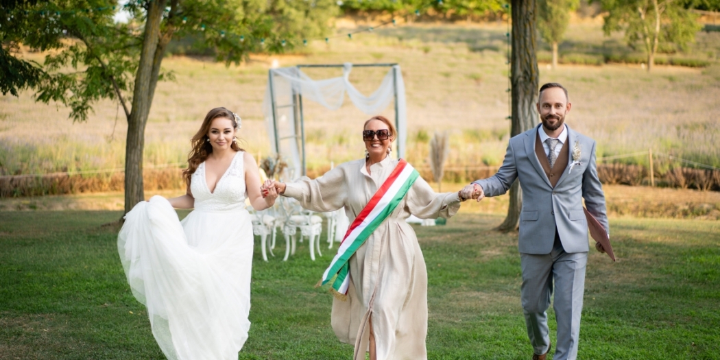 Pintér Andrea szertartásvezető