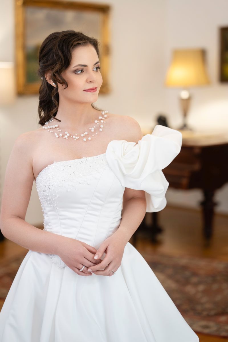 Lautner Bridal Couture menyasszonyi ruha